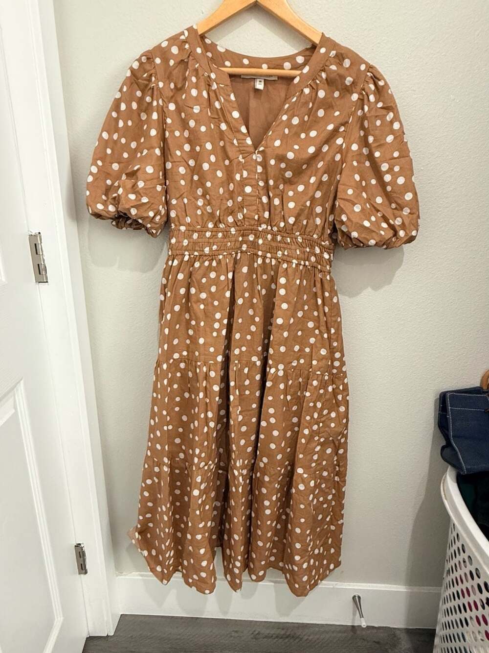 Harlow & Rose Polka Dot Midi Dress Size M Brown Puff Sleeve V-Neck Tiered Skirt